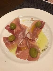 塊肉ステーキ&ワイン Gravy’s Factory