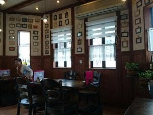 meux’s Bar