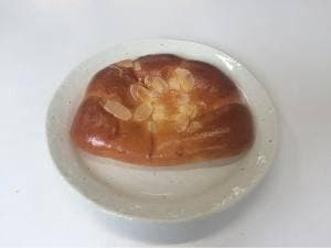 ナユタベーカリー