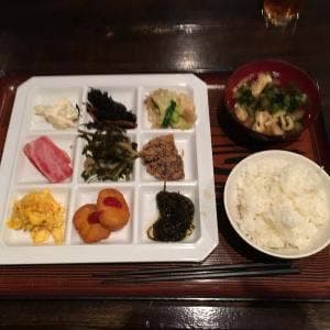 泡盛と沖縄料理 龍泉 地下蔵店