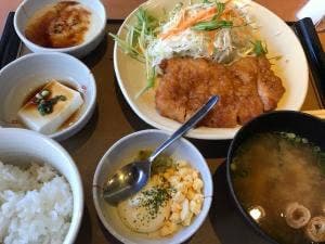 やよい軒 日の出町店