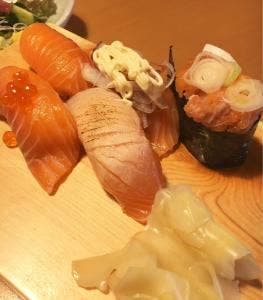 や台ずし 野間町