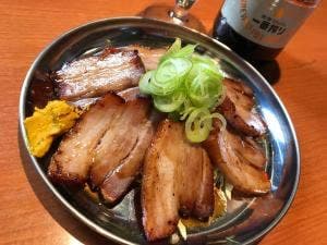 大衆肉酒場 月〜豕