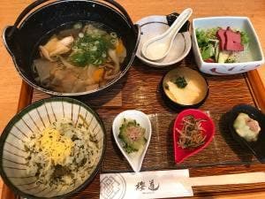 馬肉専門店管乃屋 熊本城桜の馬場桜の小路