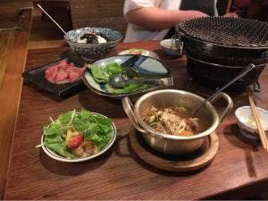 炭火焼肉トチュ苑