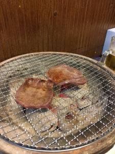 炭火ホルモン しげ
