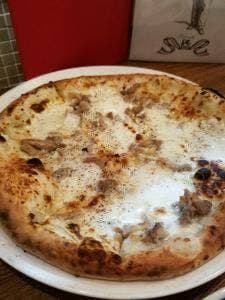 ピッツァ ワールド アンド エム