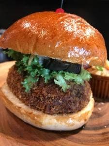 メンチカツバーガー屋 三茄子