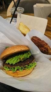フレッシュネスバーガー 稲毛海岸駅前店