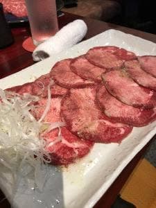 薄切炙り焼肉 まんざし弁天
