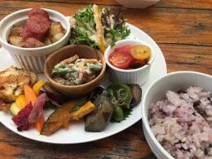 サラダボウルキッチン 白州べるが