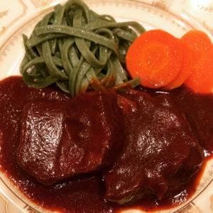 タンシチューの店トムズ