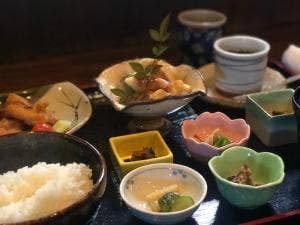 居食屋 成