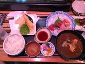 海鮮れすとらん 魚輝水産 岸田堂店