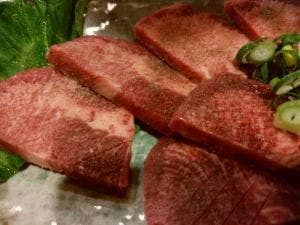 炭火焼肉 黒べこ