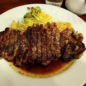 ステーキ瀬里奈