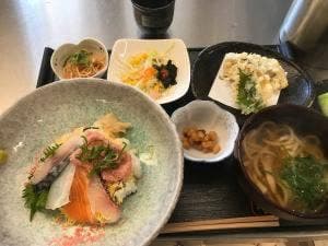 魚屋 しらいし