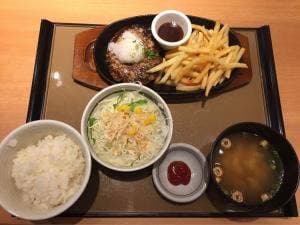 やよい軒 エミフルMASAKI店