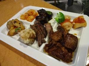 ランチ＆ビュッフェレストラン サラフル