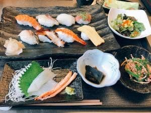 魚屋 しらいし