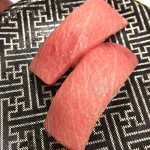 廻転寿司平四郎中間店