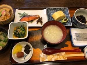 塩田温泉 湯元 上山旅館 食事処