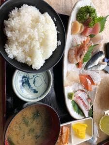 くさの根