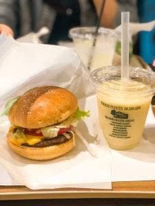 フレッシュネスバーガー 西早稲田店