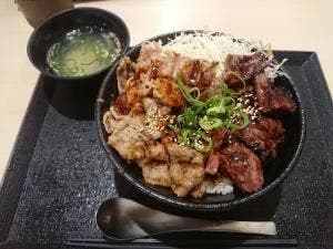 肉丼専門店 高槻肉劇場