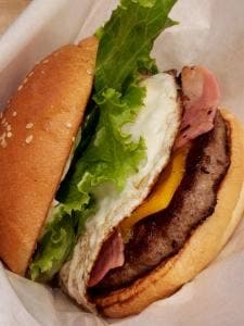 フレッシュネスバーガー 三軒茶屋店