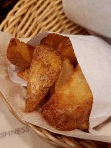 フレッシュネスバーガー 三軒茶屋店