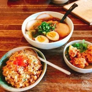 ラーメン & Food's Bar Saika