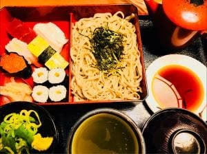義つね