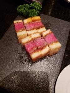 サロン ア ディネ ガルリ