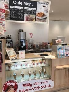 不二家 フィーストタウン塩山店