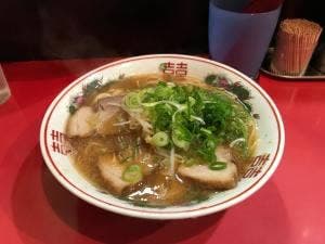 中華そば まる ぶつだん通りの店