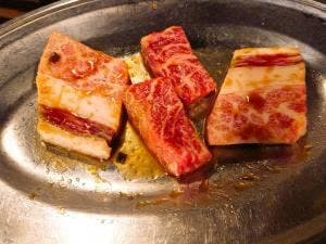 焼肉 八起