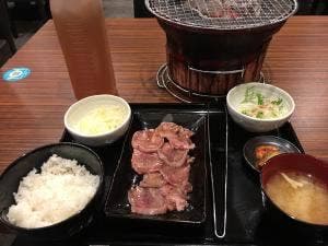 炭火焼肉 牛宴