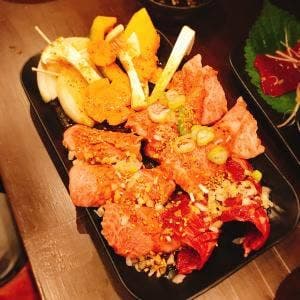 黒毛和牛と生ホルモン とらじ亭 大塚店