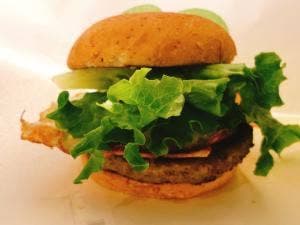 フレッシュネスバーガー 新大久保店