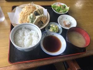 栄屋食堂