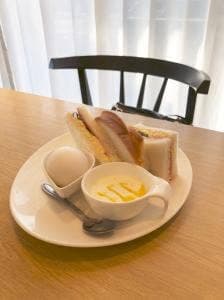 ダイニングカフェリーフ