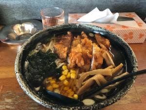 手打ラーメンぎおん