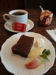 WALL -ANTIQUES & TEA ROOM-