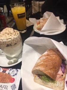 ピアーズカフェ 聖蹟桜ヶ丘店