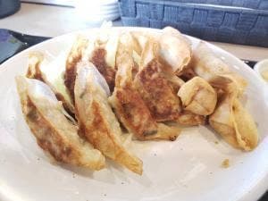 GYOZA BAR 八まん亭