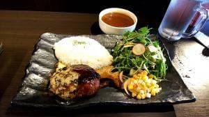 炭火焼肉 じんじん