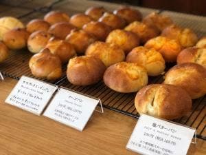 パン屋 まるまど