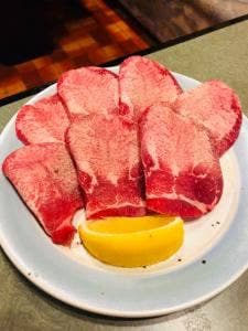 焼肉の国よってっ亭港店