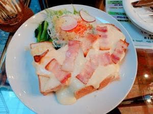 カフェ ライブラ